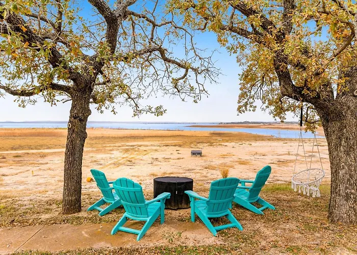 Lake Buchanan Living